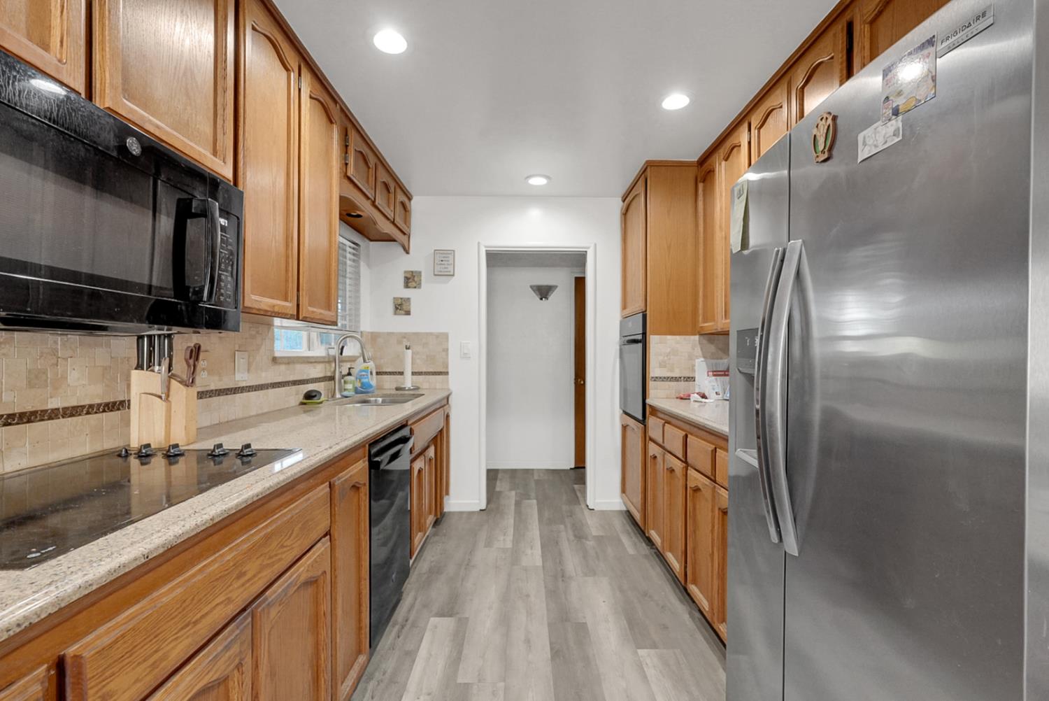 2404 Codding Dr, Modesto, CA 95350