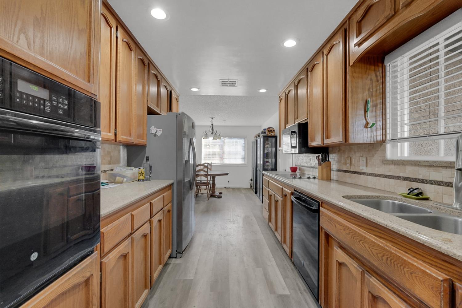 2404 Codding Dr, Modesto, CA 95350