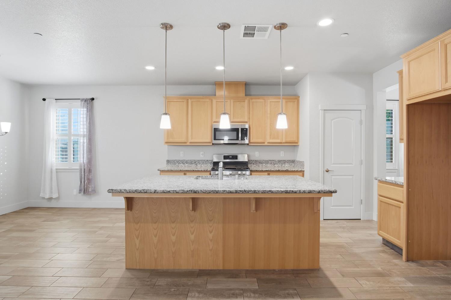 791 Ranger St, Oakdale, CA 95361