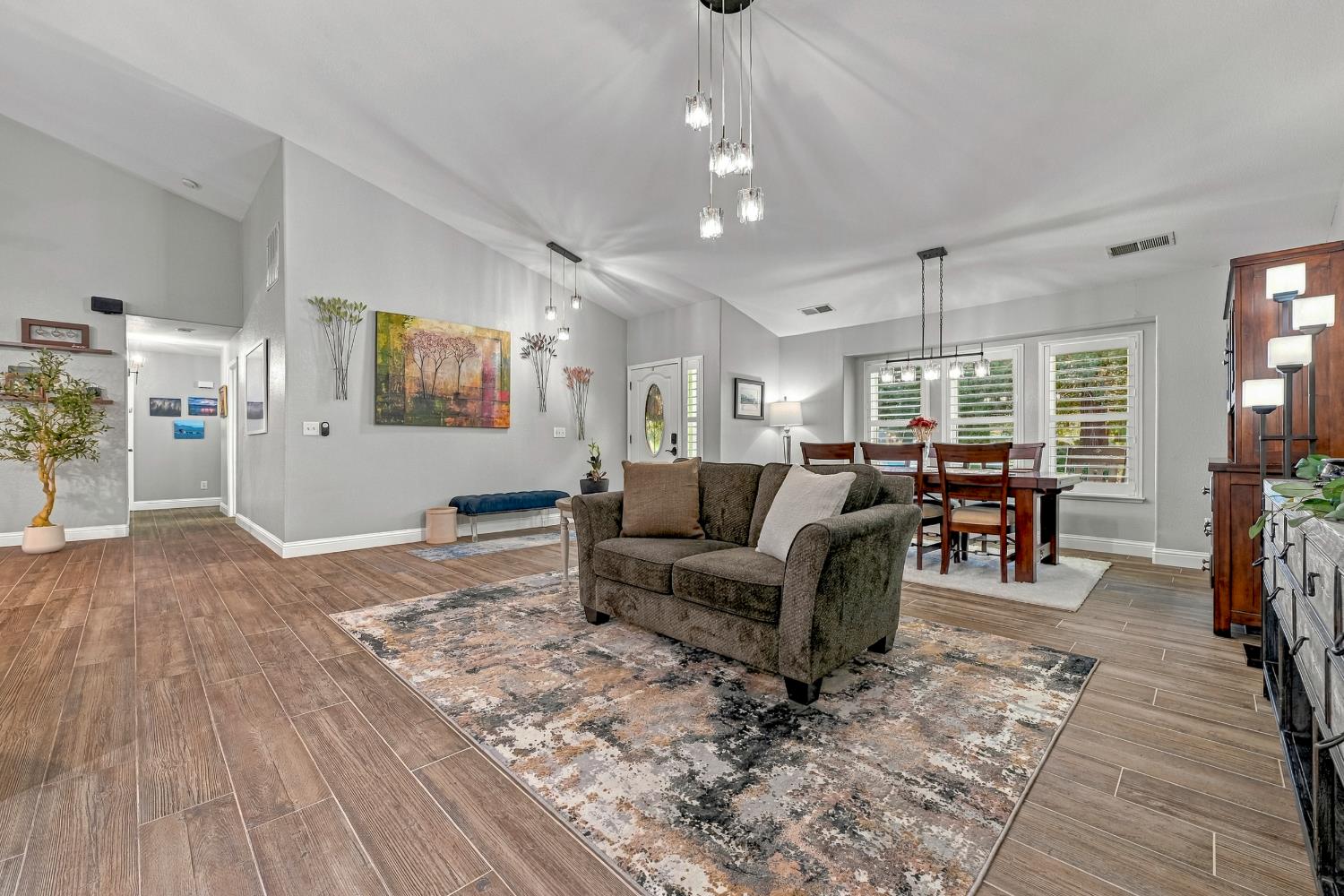3247 Willow Run Dr, Merced, CA 95340