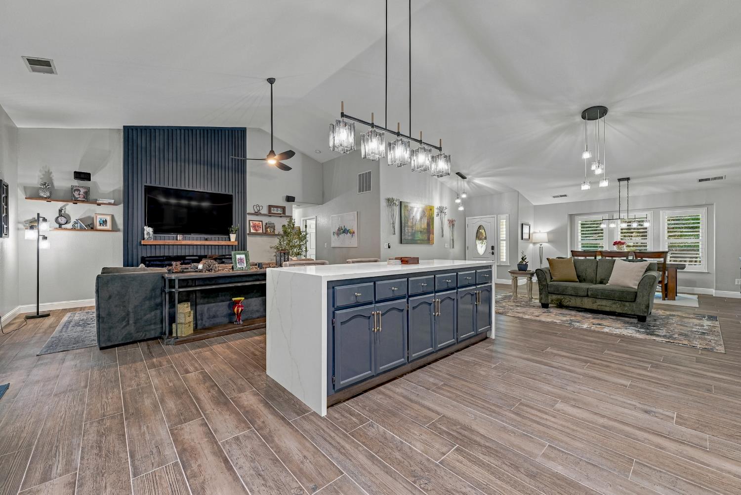 3247 Willow Run Dr, Merced, CA 95340