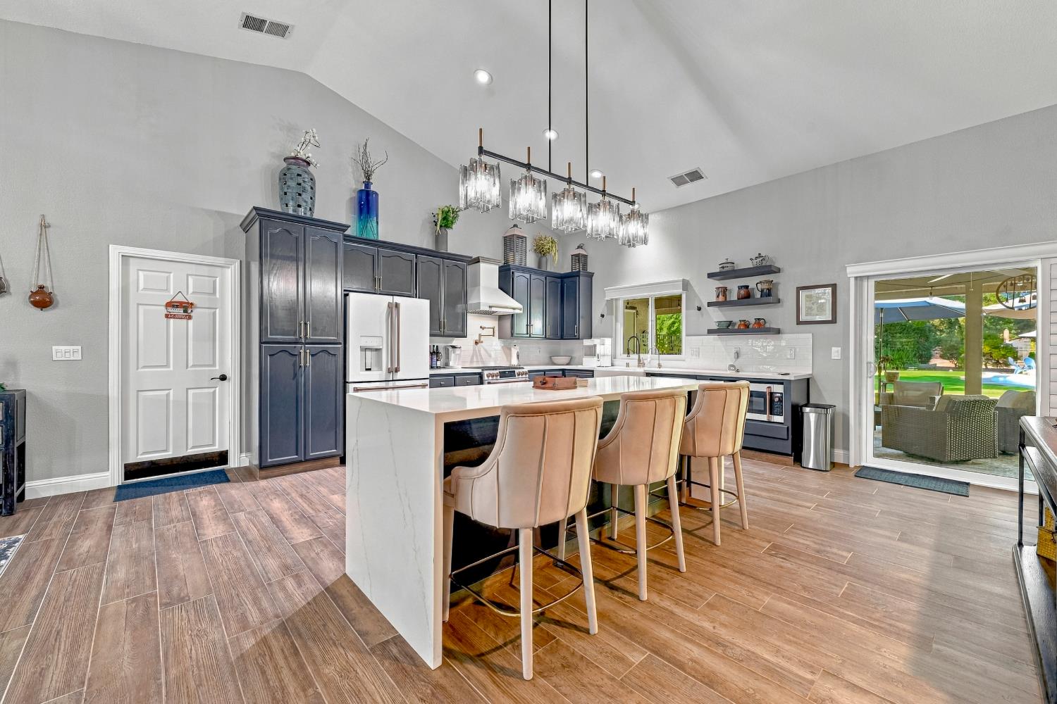 3247 Willow Run Dr, Merced, CA 95340