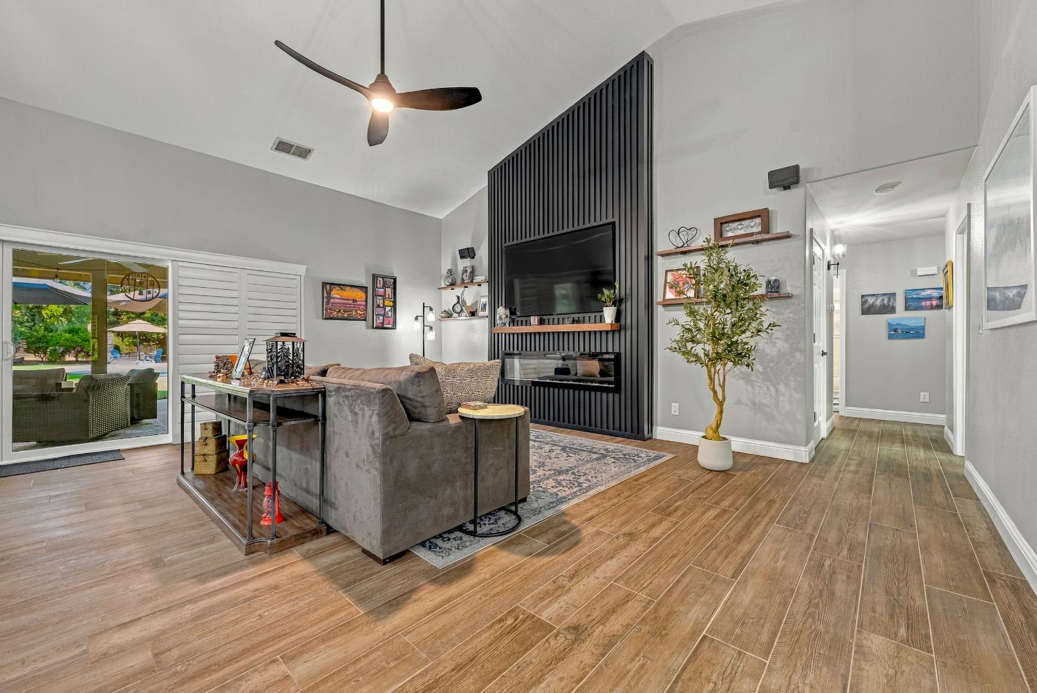 3247 Willow Run Dr, Merced, CA 95340