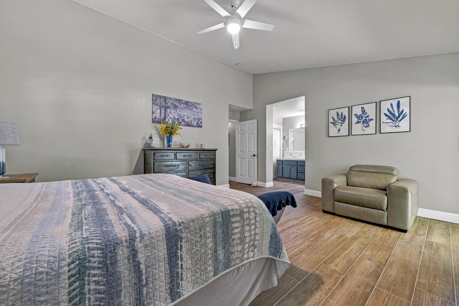 3247 Willow Run Dr, Merced, CA 95340
