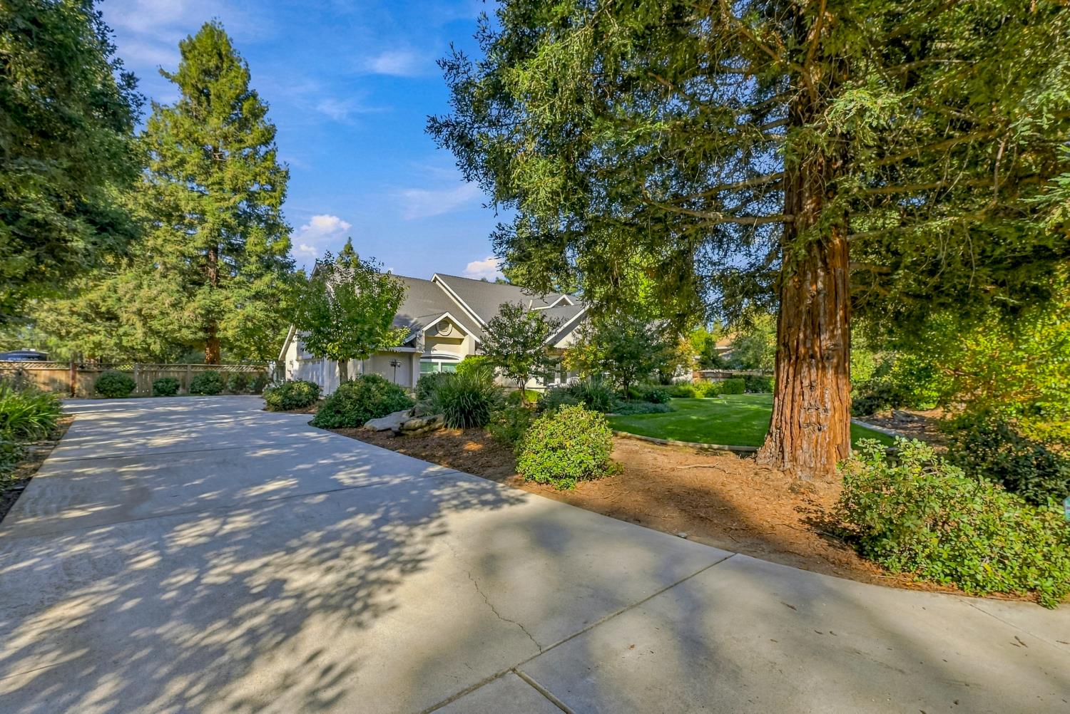 3247 Willow Run Dr, Merced, CA 95340