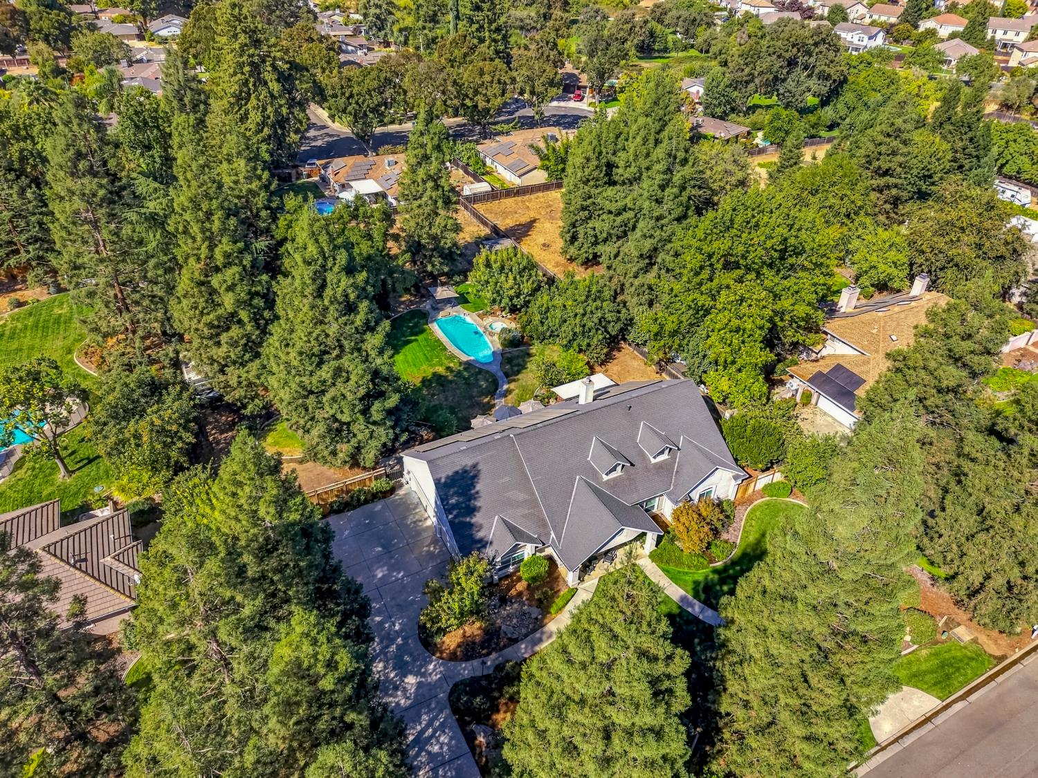3247 Willow Run Dr, Merced, CA 95340