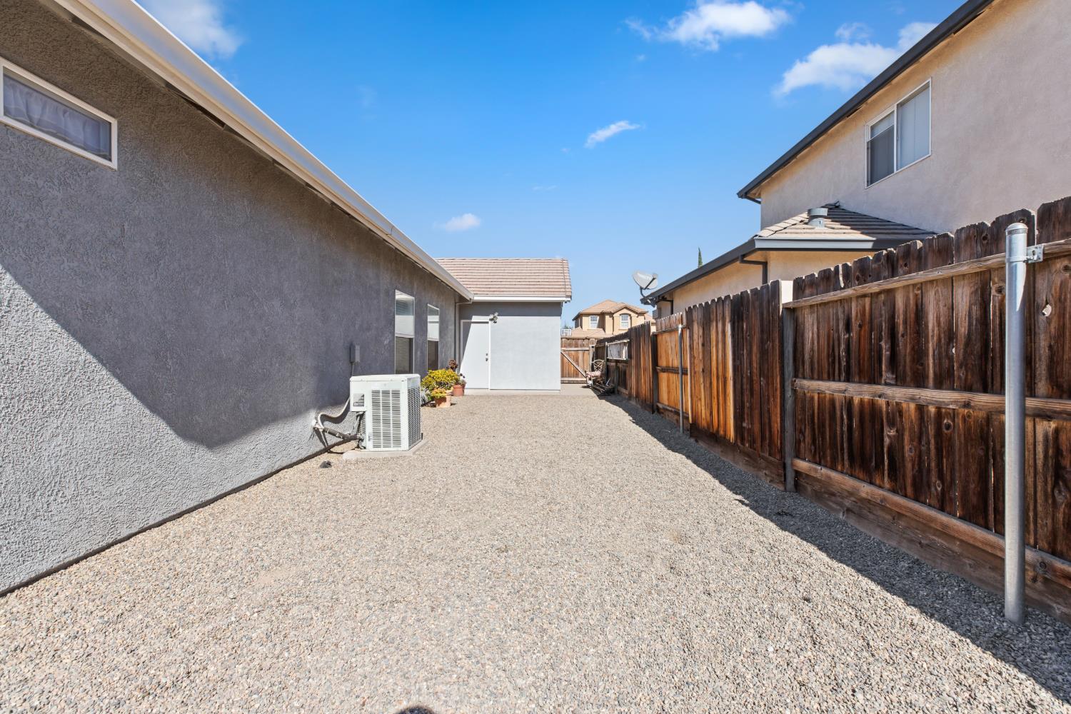 2408 Snapdragon Ct, Modesto, CA 95355