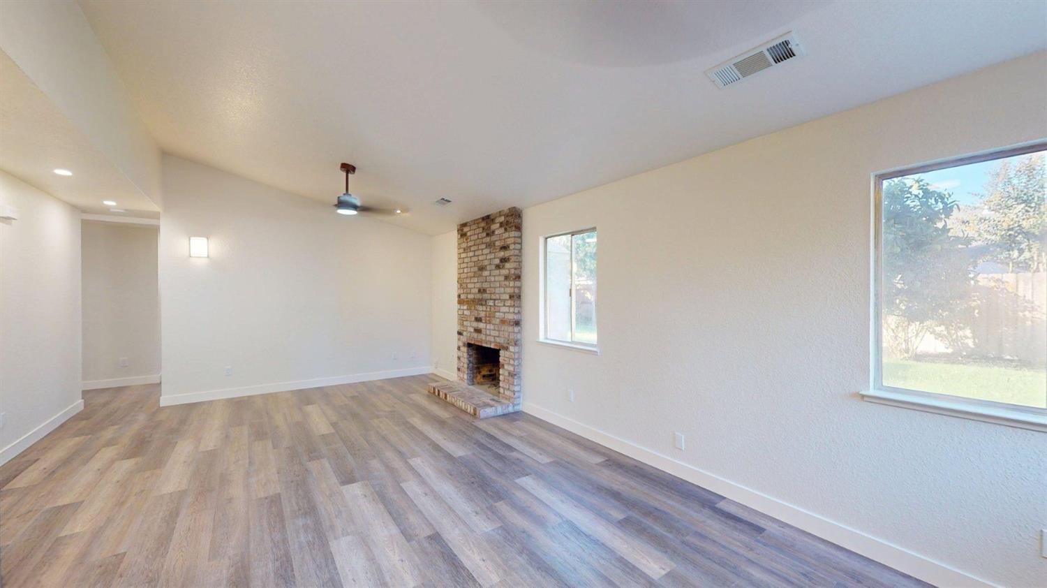 1817 E Rumble Rd, Modesto, CA 95355
