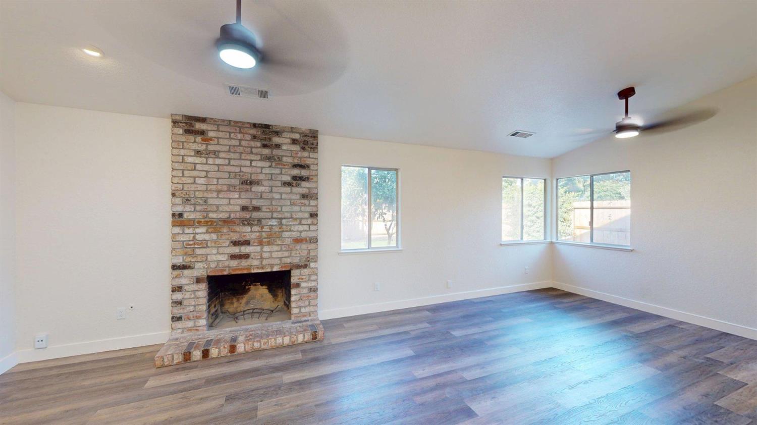 1817 E Rumble Rd, Modesto, CA 95355