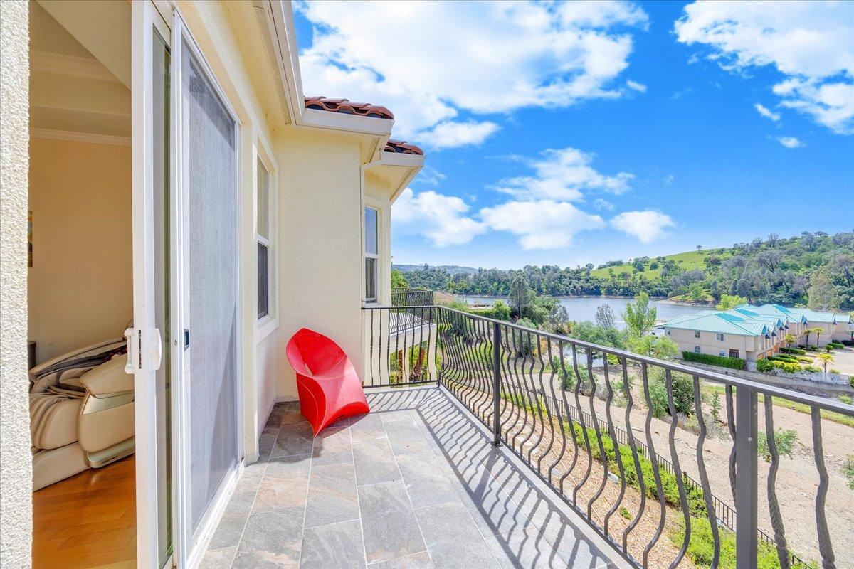 33 Aurora Ln, Copperopolis, CA 95228