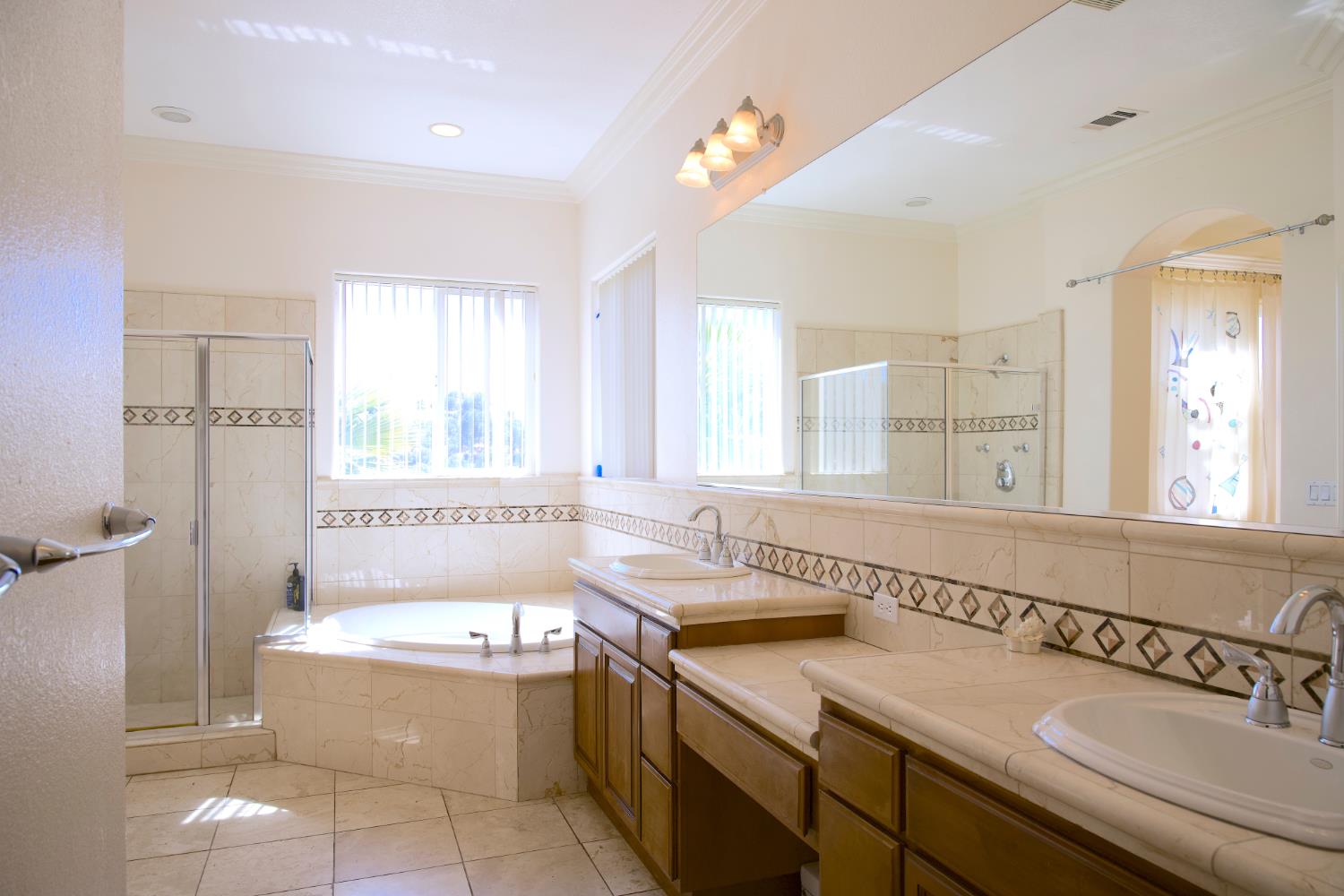 33 Aurora Ln, Copperopolis, CA 95228