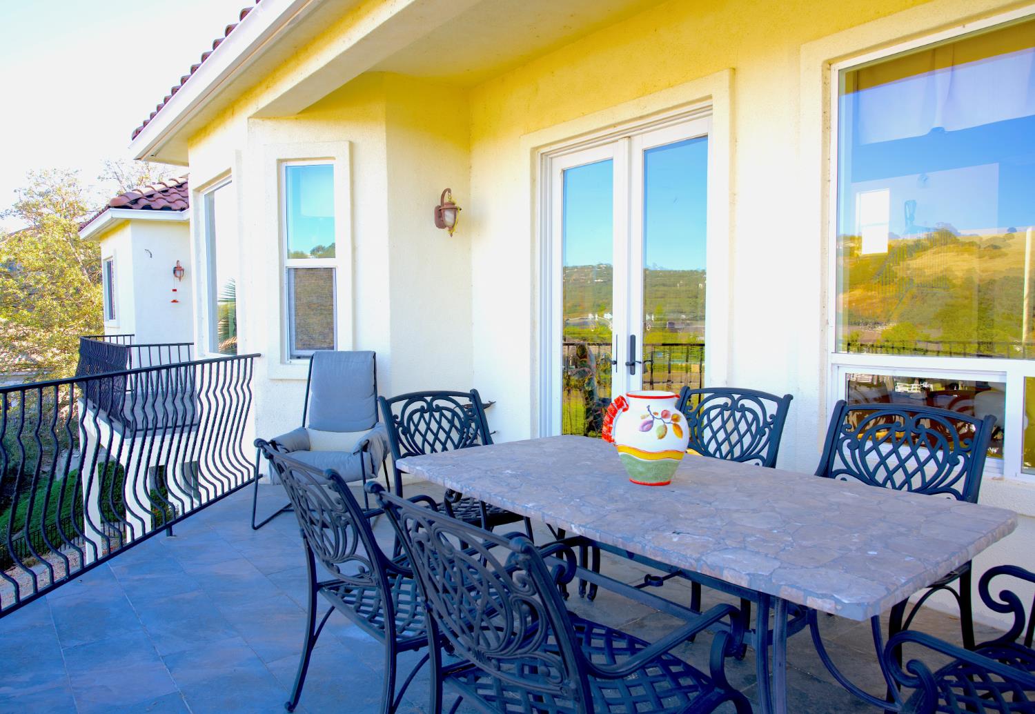 33 Aurora Ln, Copperopolis, CA 95228