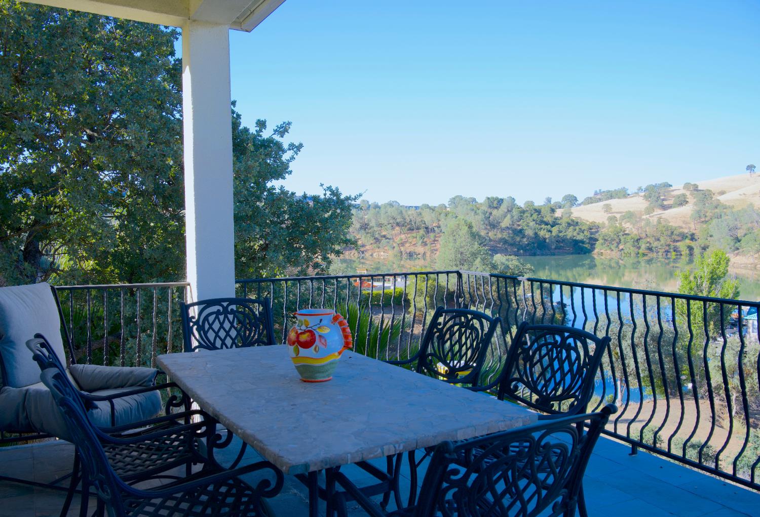 33 Aurora Ln, Copperopolis, CA 95228