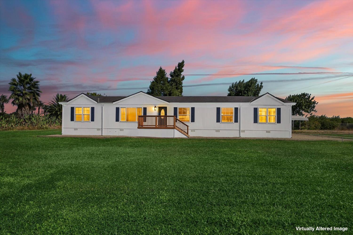 15556 Sycamore Ave, Patterson, CA 95363