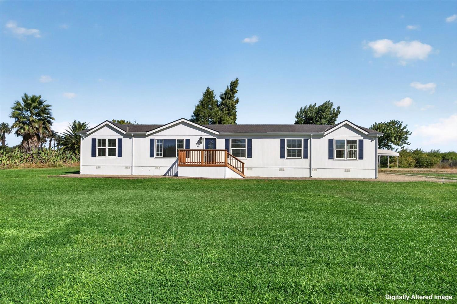 15556 Sycamore Ave, Patterson, CA 95363