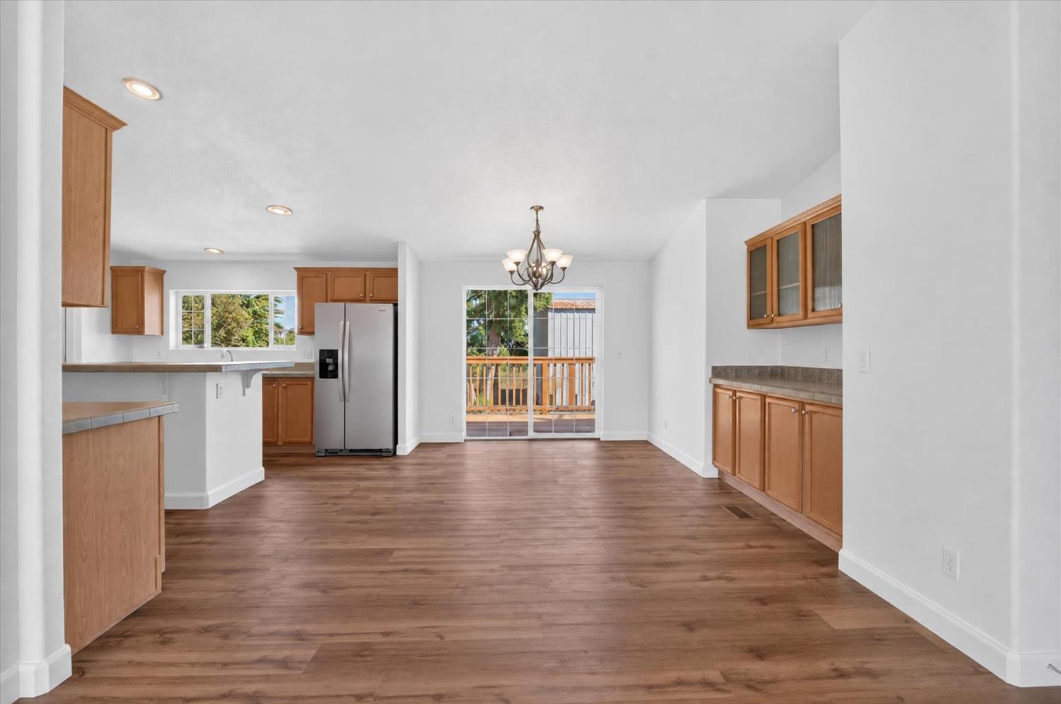 15556 Sycamore Ave, Patterson, CA 95363
