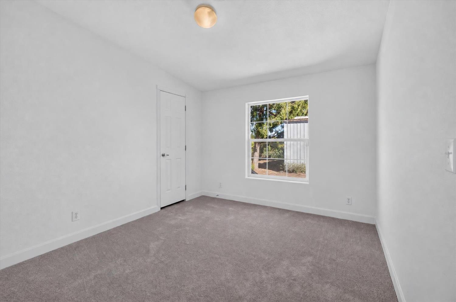 15556 Sycamore Ave, Patterson, CA 95363