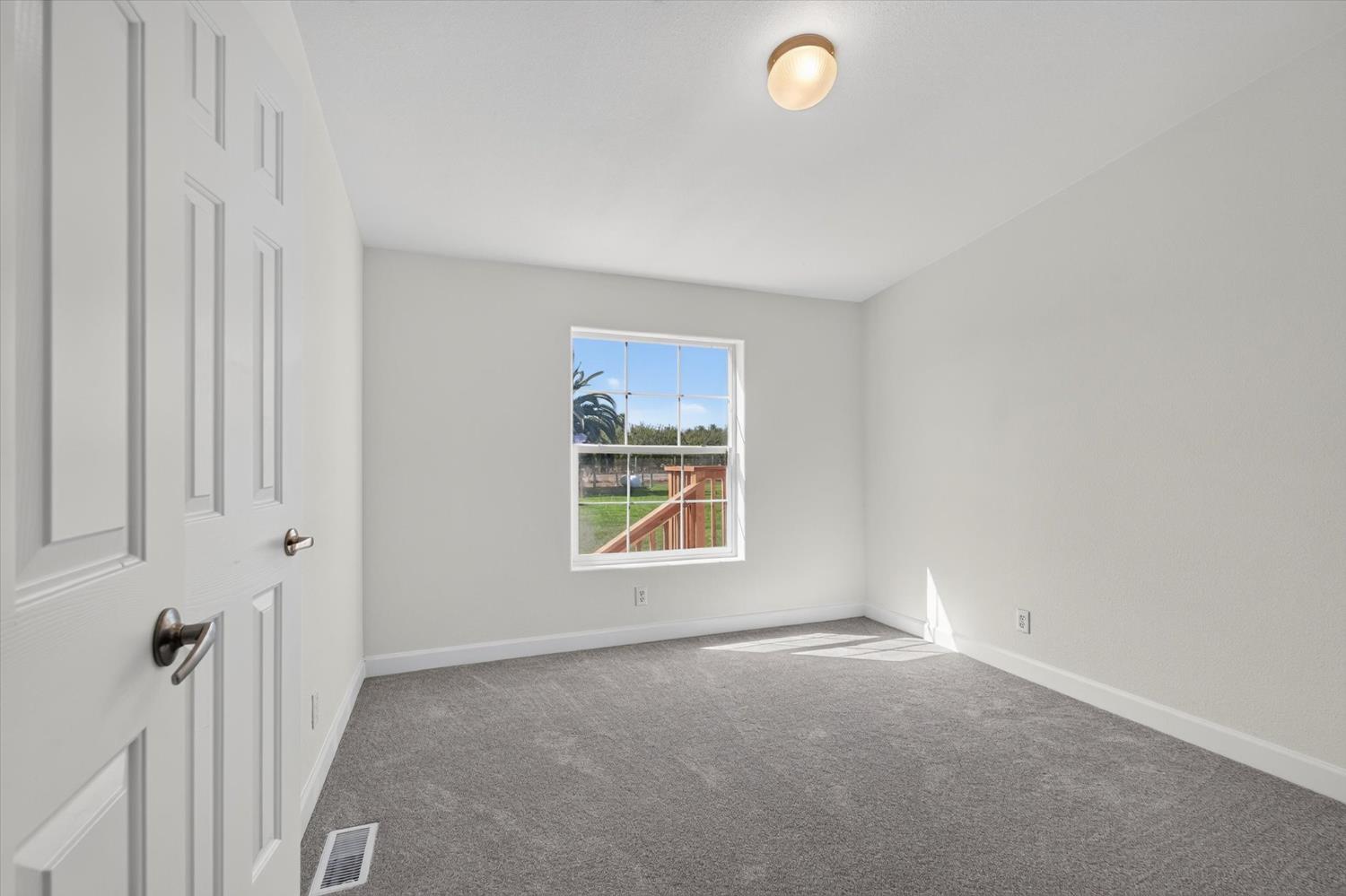 15556 Sycamore Ave, Patterson, CA 95363