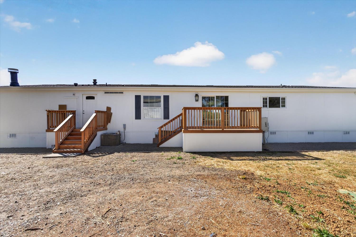 15556 Sycamore Ave, Patterson, CA 95363