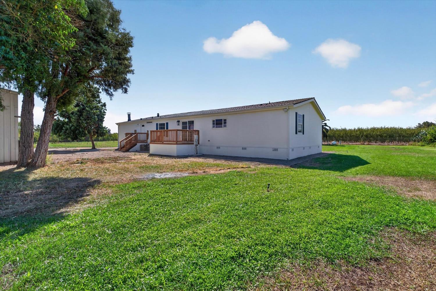 15556 Sycamore Ave, Patterson, CA 95363