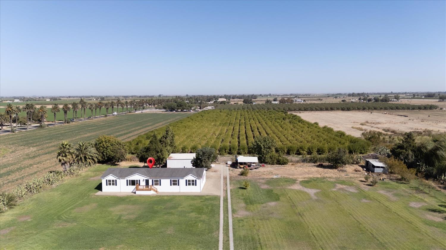 15556 Sycamore Ave, Patterson, CA 95363