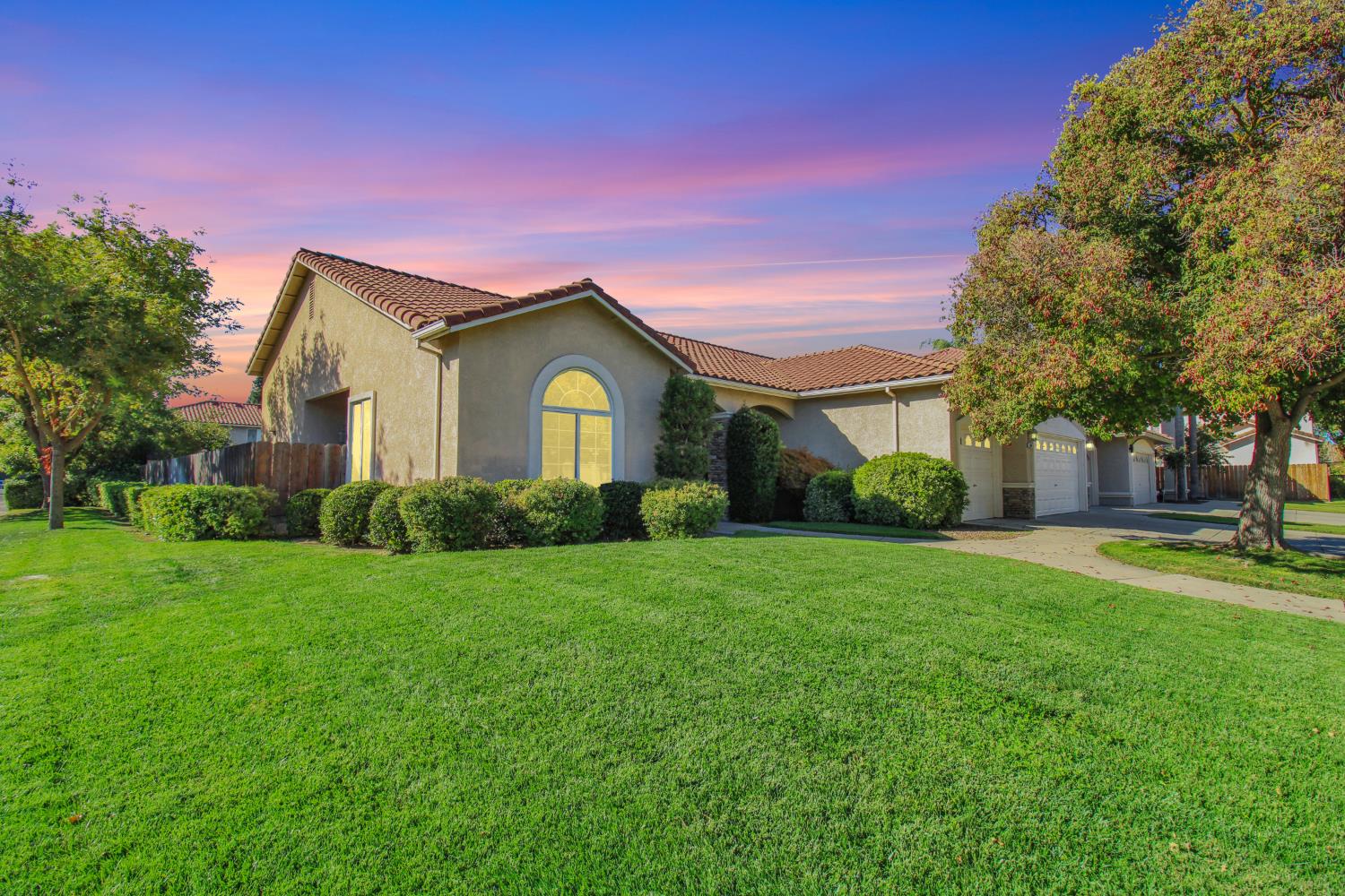 4001 Cortona Dr, Modesto, CA 95356