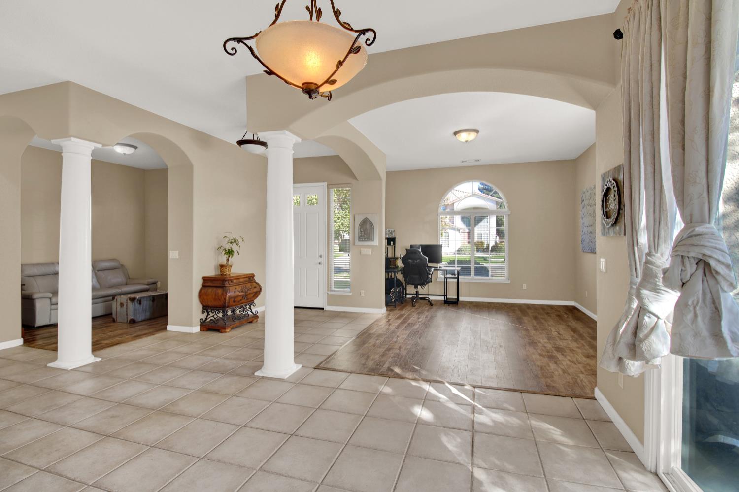 4001 Cortona Dr, Modesto, CA 95356
