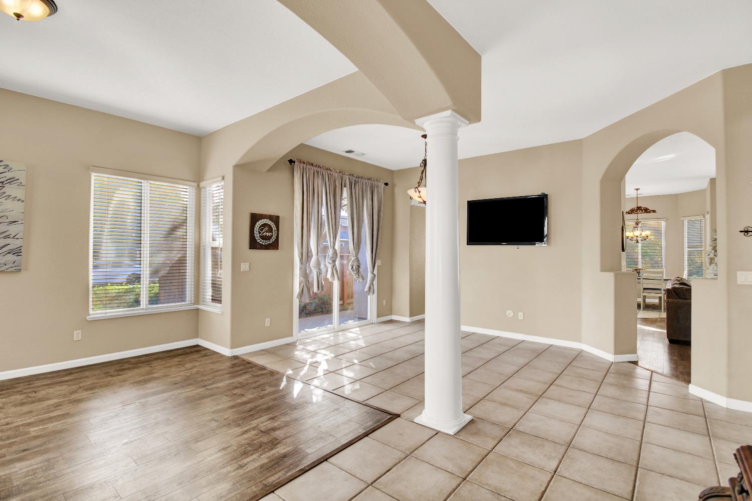 4001 Cortona Dr, Modesto, CA 95356