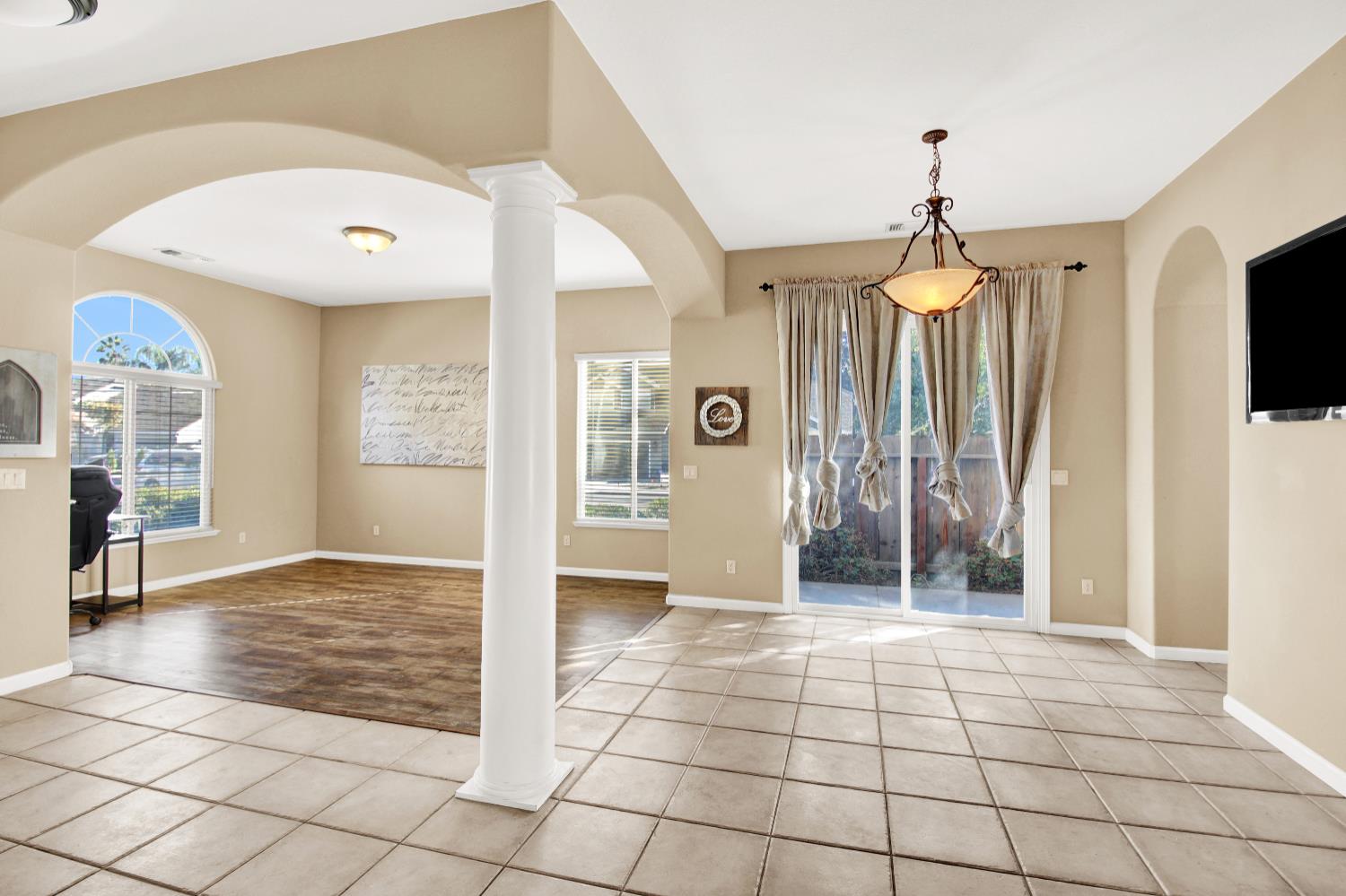 4001 Cortona Dr, Modesto, CA 95356