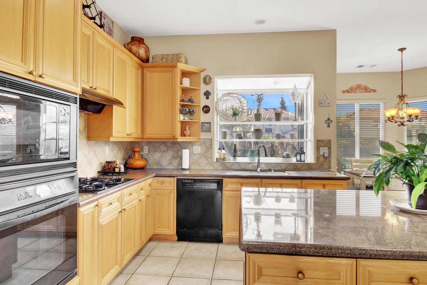 4001 Cortona Dr, Modesto, CA 95356