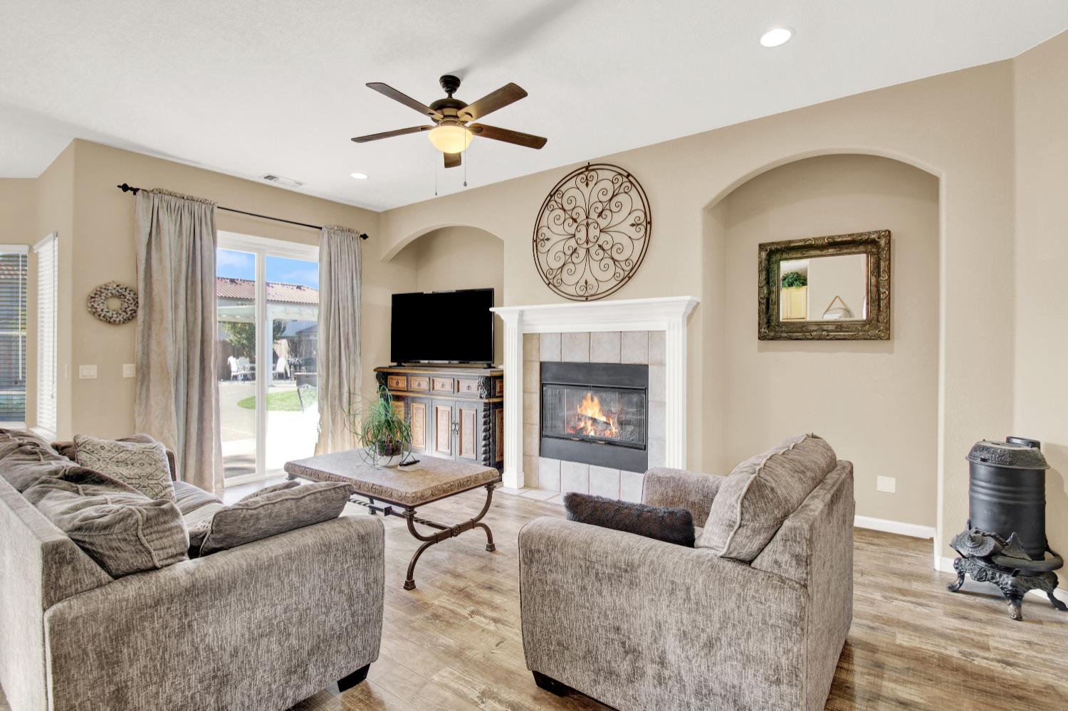 4001 Cortona Dr, Modesto, CA 95356