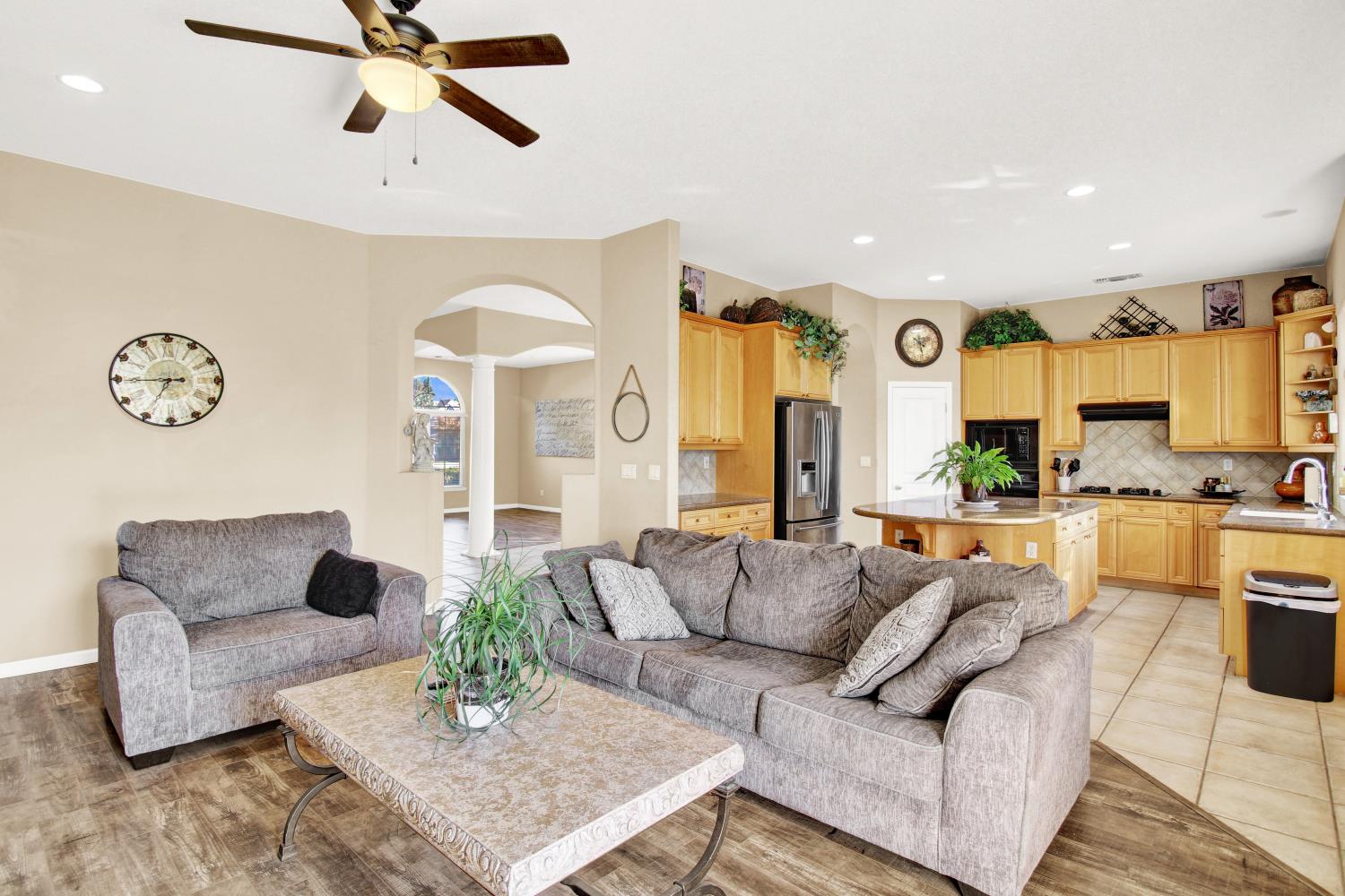 4001 Cortona Dr, Modesto, CA 95356