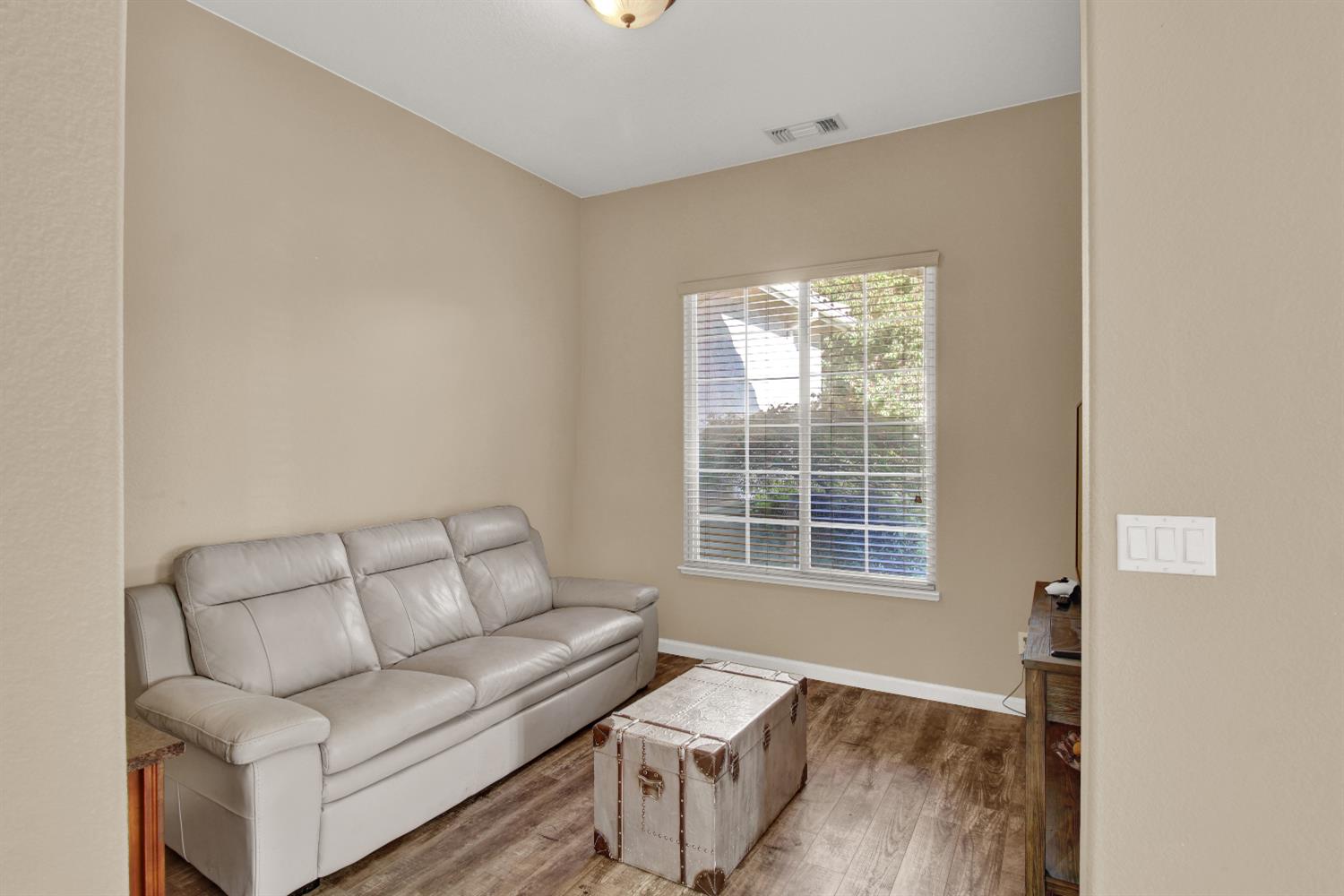 4001 Cortona Dr, Modesto, CA 95356