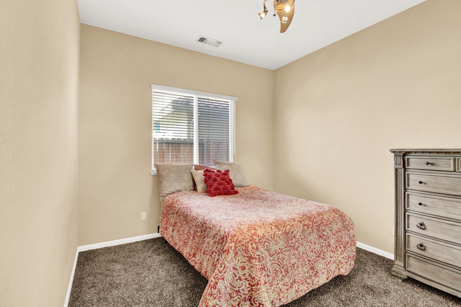 4001 Cortona Dr, Modesto, CA 95356