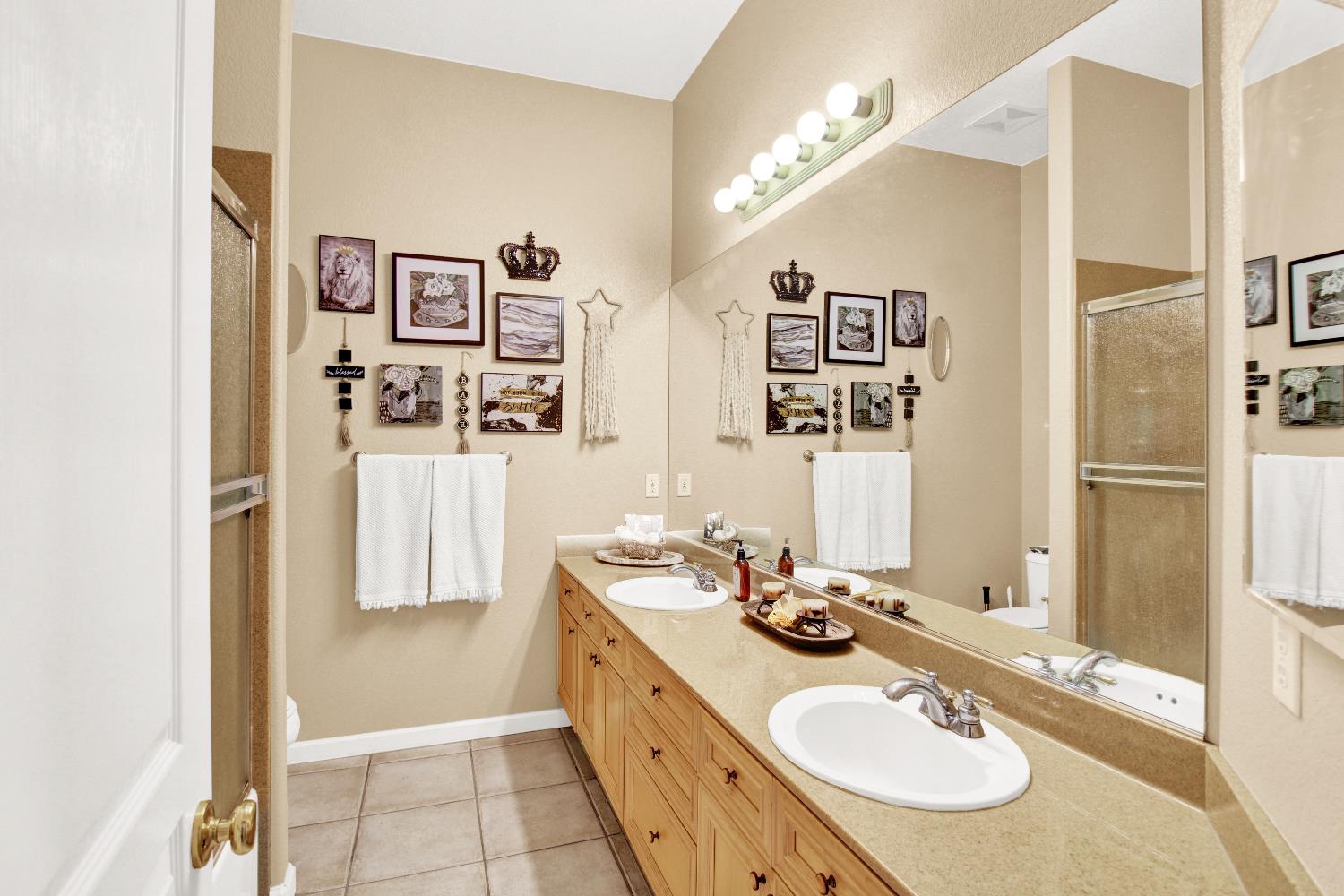 4001 Cortona Dr, Modesto, CA 95356