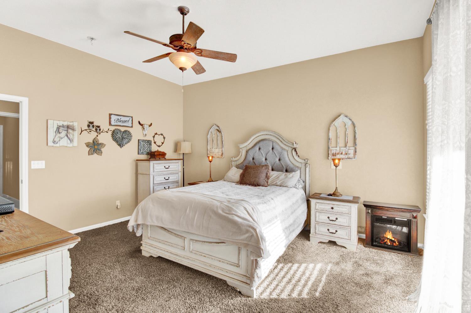 4001 Cortona Dr, Modesto, CA 95356
