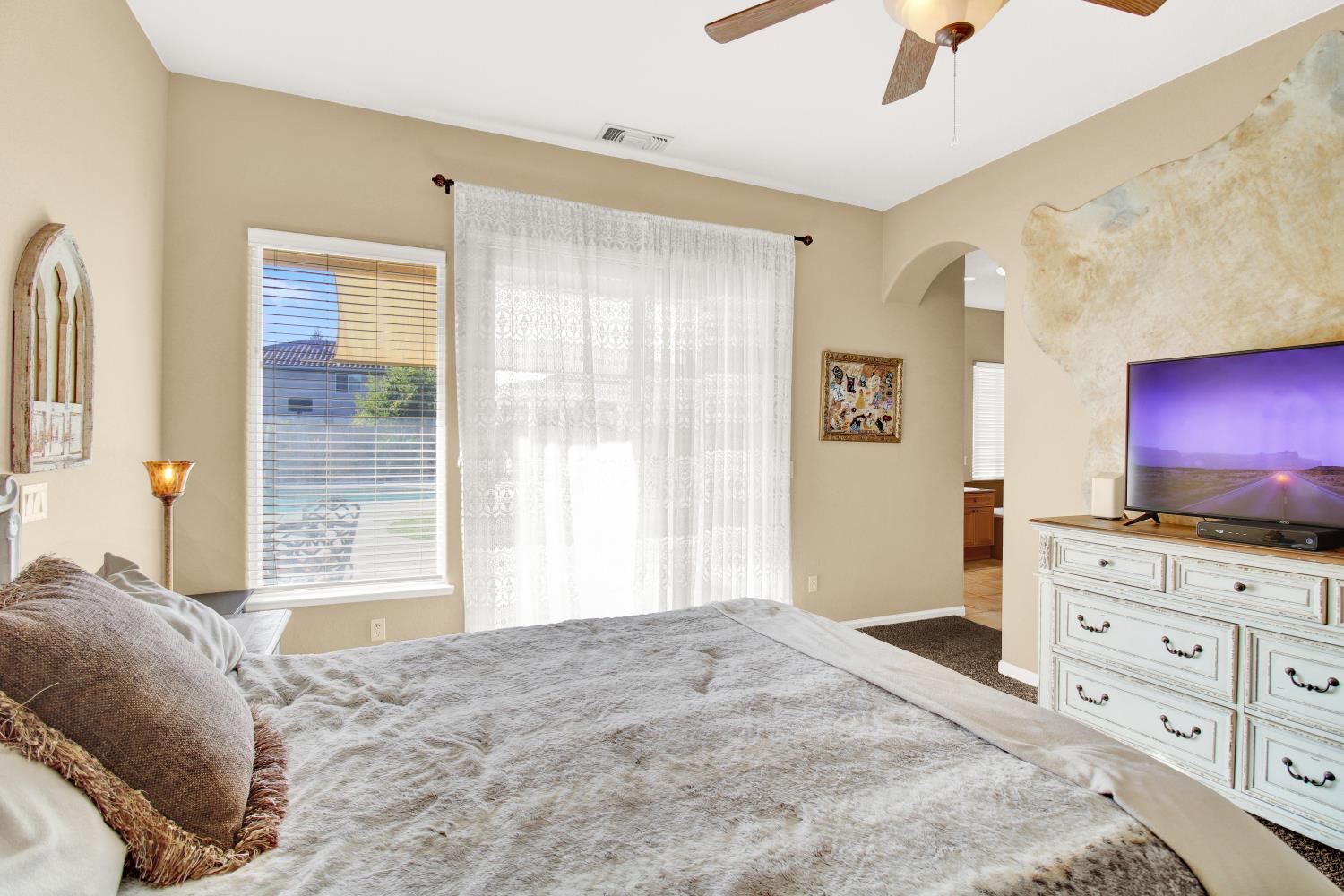 4001 Cortona Dr, Modesto, CA 95356