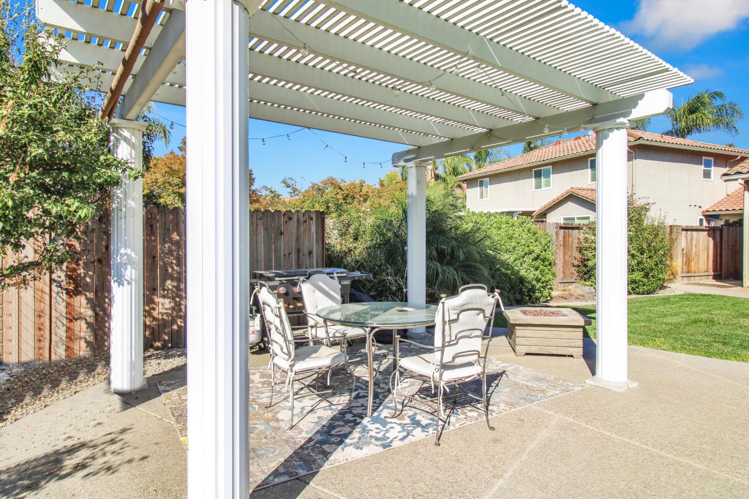 4001 Cortona Dr, Modesto, CA 95356