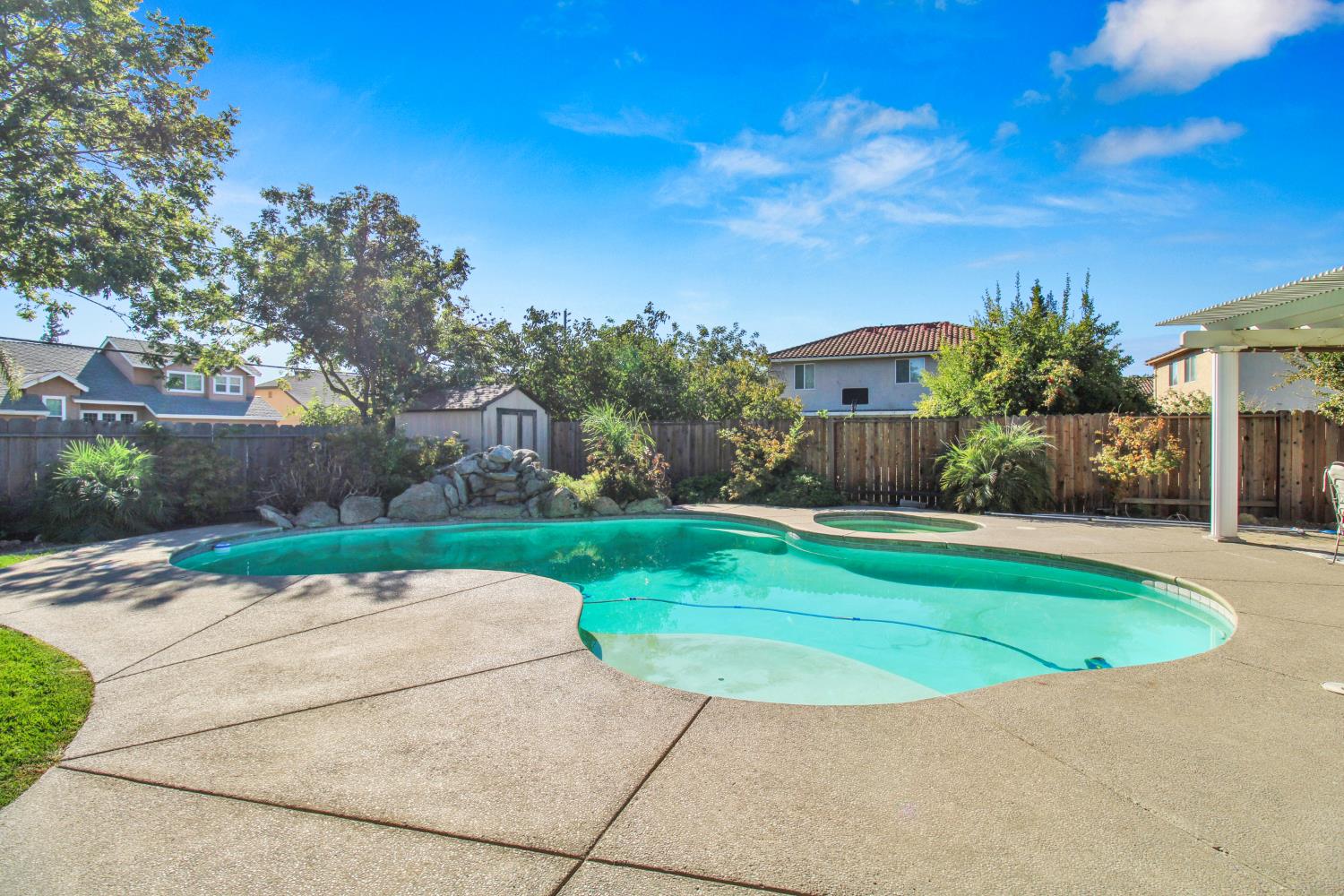 4001 Cortona Dr, Modesto, CA 95356