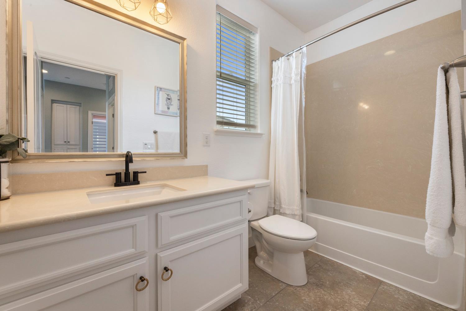 1362 Violet Way, Turlock, CA 95382