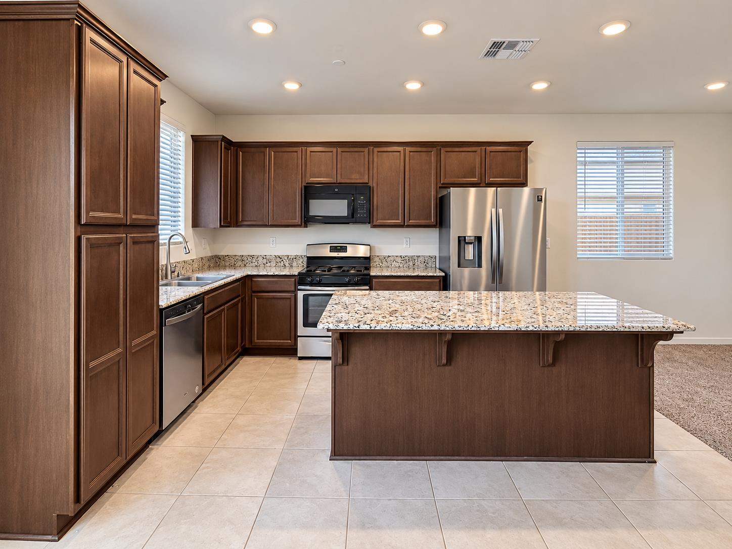 1705 Spadafore St, Los Banos, CA 93635