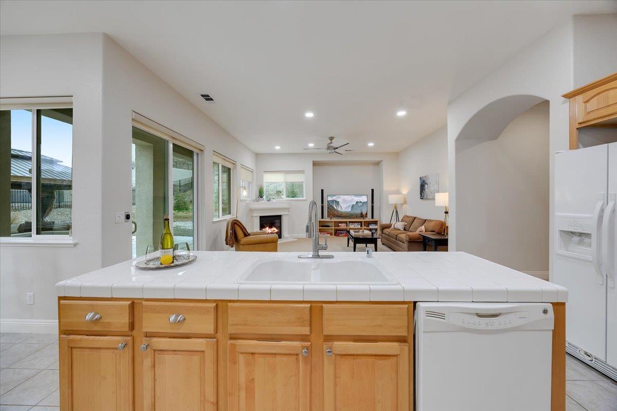 299 Calypso Beach Dr, Copperopolis, CA 95228