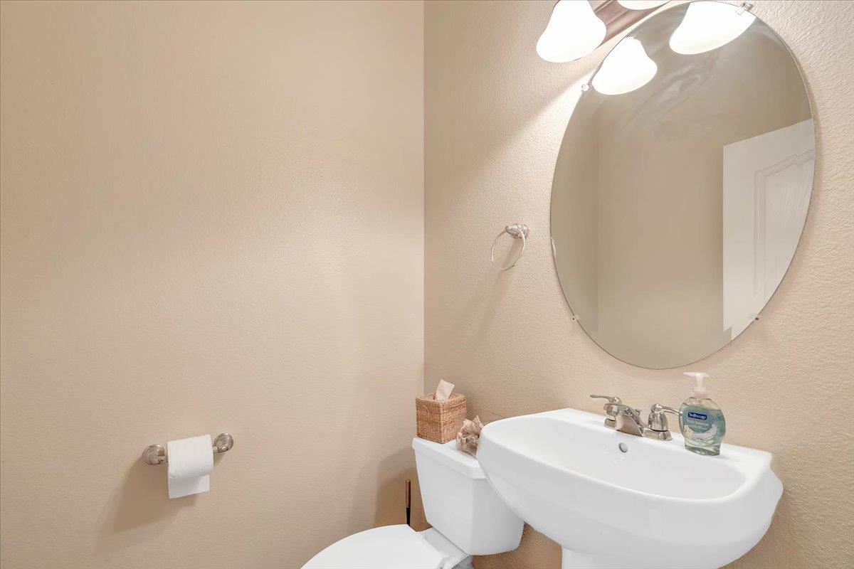 299 Calypso Beach Dr, Copperopolis, CA 95228