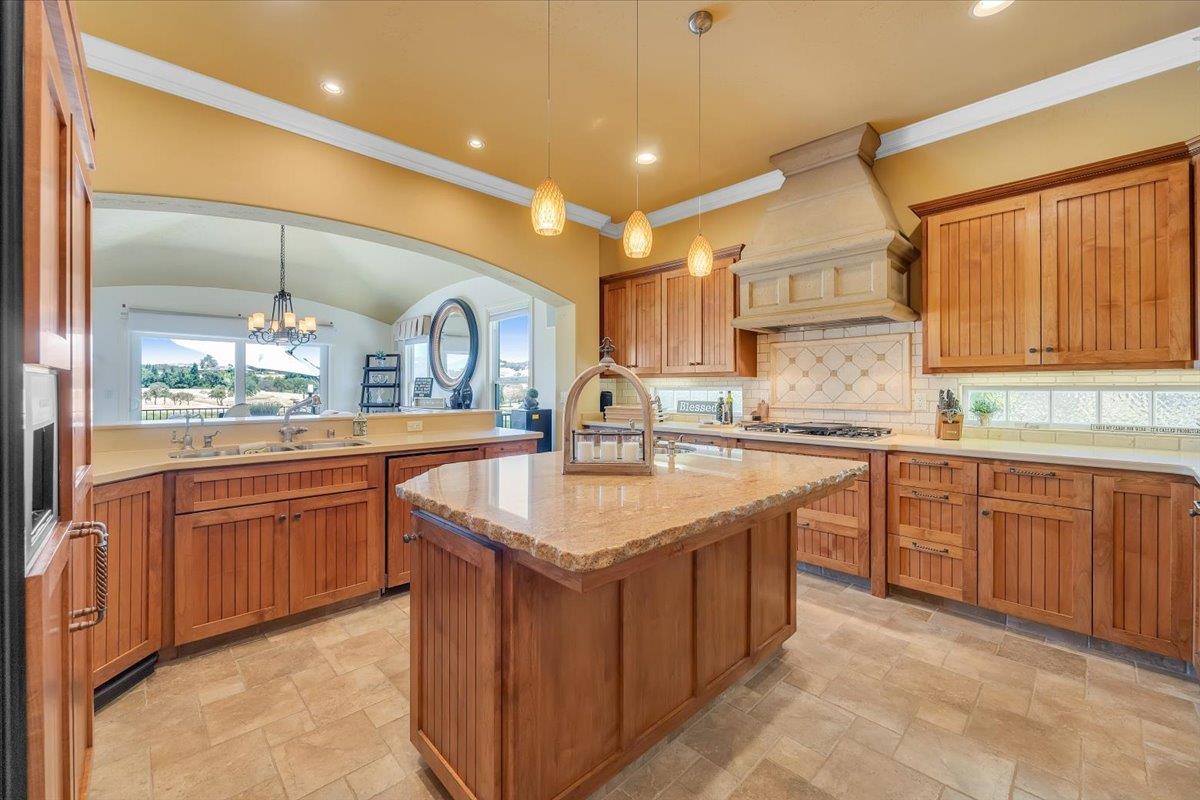 2491 Oak Creek Dr, Copperopolis, CA 95228