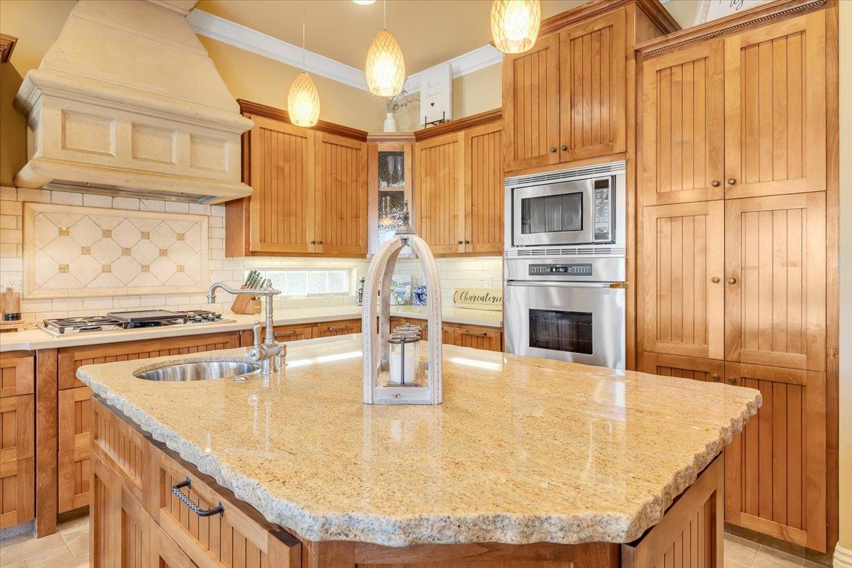 2491 Oak Creek Dr, Copperopolis, CA 95228