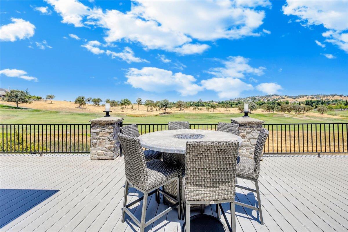 2491 Oak Creek Dr, Copperopolis, CA 95228