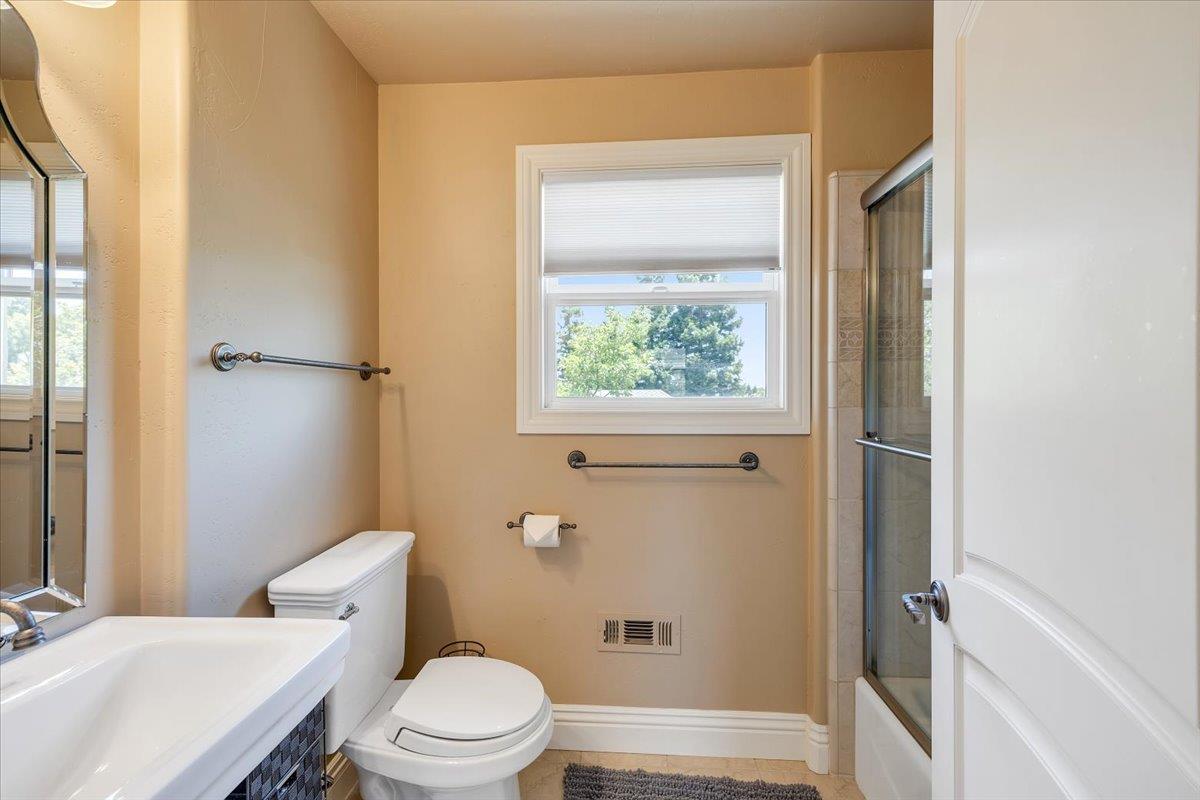 2491 Oak Creek Dr, Copperopolis, CA 95228