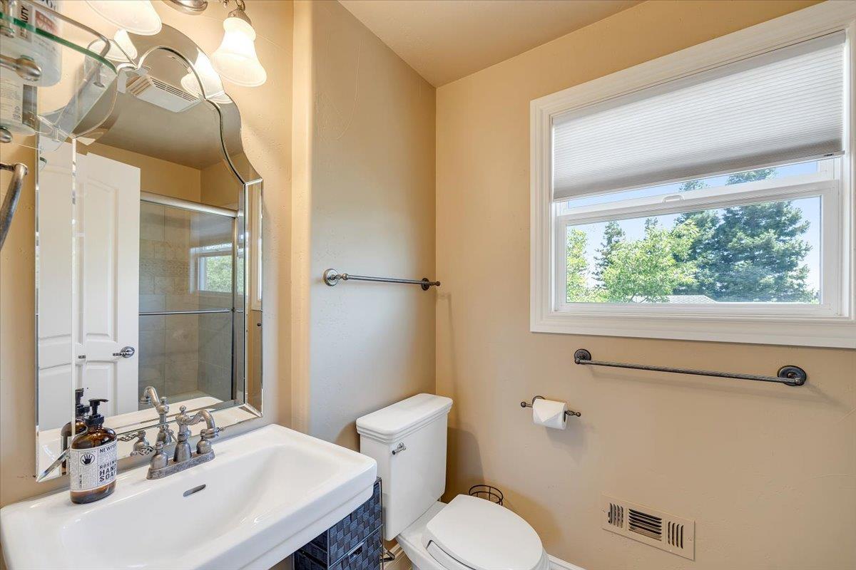 2491 Oak Creek Dr, Copperopolis, CA 95228