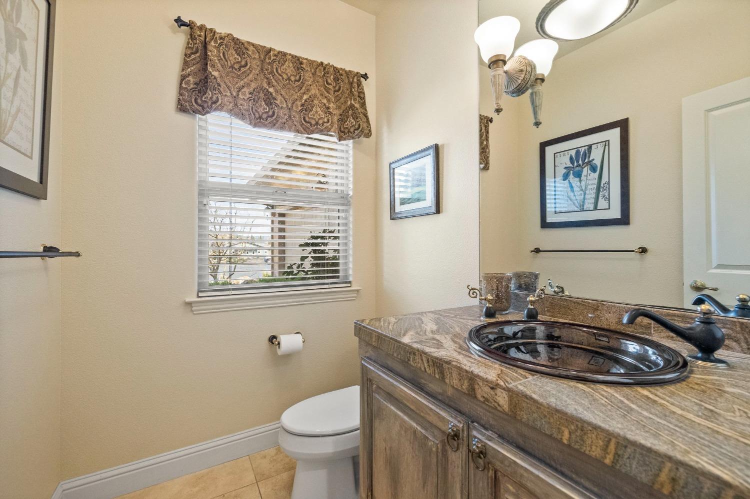 16 Flagstone Ct, Copperopolis, CA 95228