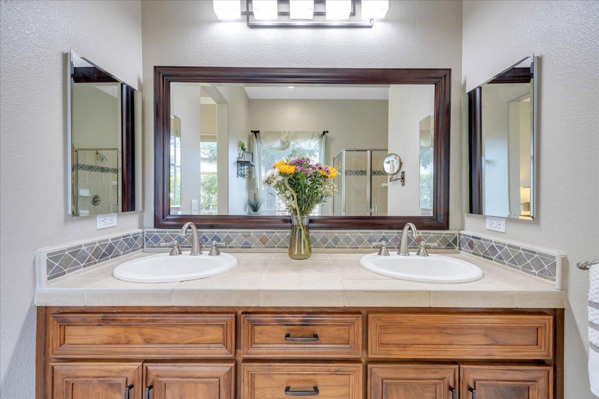 300 Rock Ridge Ln Ln, Copperopolis, CA 95228